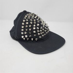 💥2026 SALE 💥💥💥 Divided wild black cap with Silver Studs